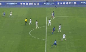 架空了莫雷洛，反而踢的更差，如果要换韩鹏，不如试试莫雷洛