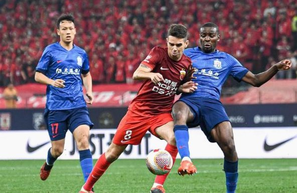 齐鲁德比烽烟起：泰山1-1西海岸，梅米泽卡争锋郑智被罚