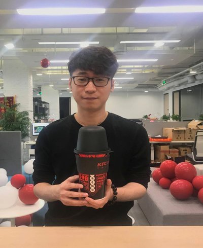 无画面收费解说开创者董路：他的足球解说为何引发热议？