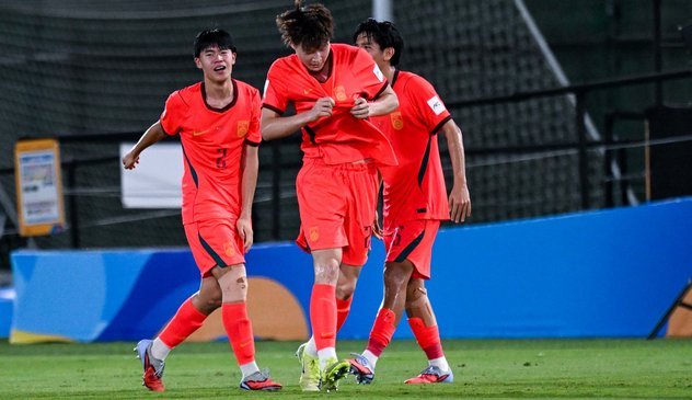又是他！程晟涵接角球助攻头球破门，U17国足1-0毕包